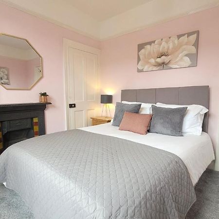 Hartoft St - 2 Bed Near River York Exterior photo