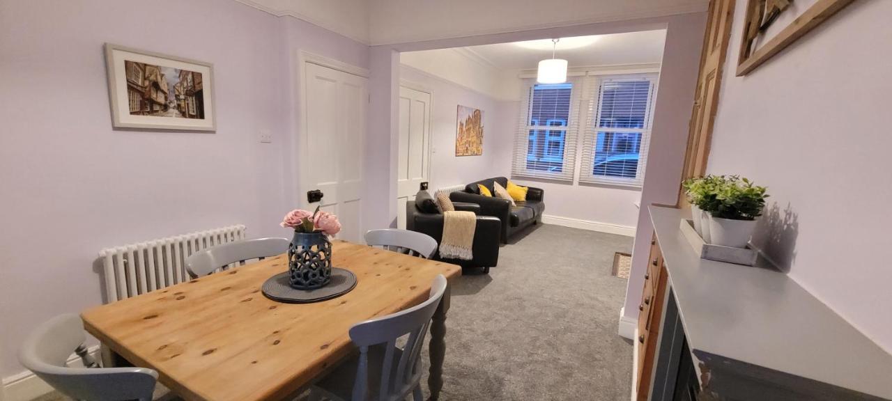 Hartoft St - 2 Bed Near River York Exterior photo