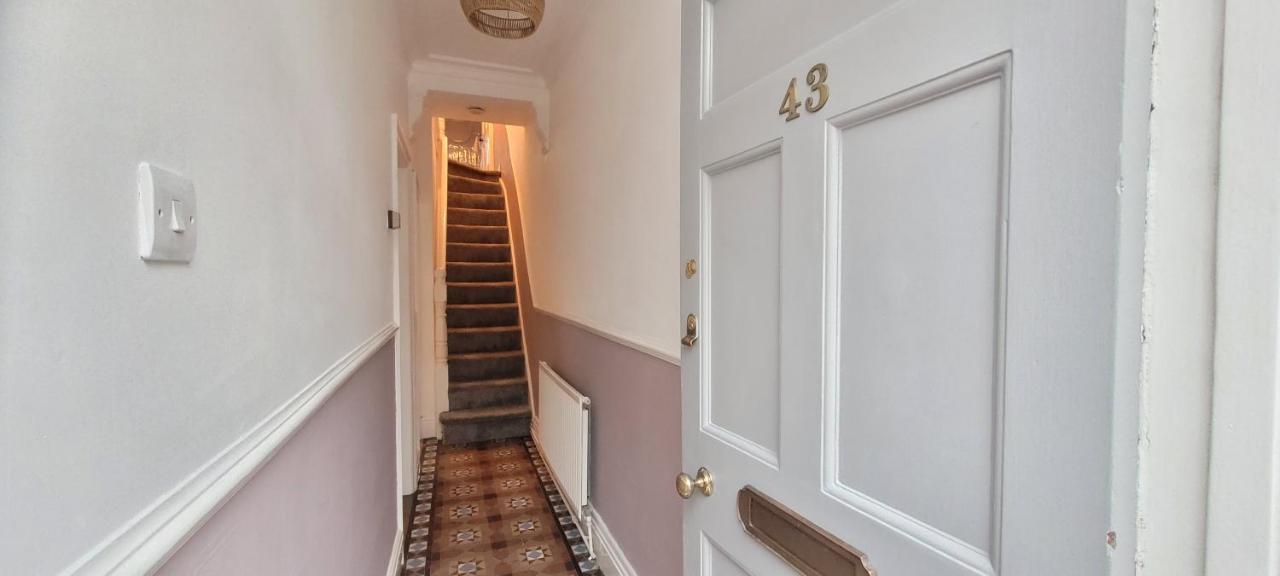 Hartoft St - 2 Bed Near River York Exterior photo