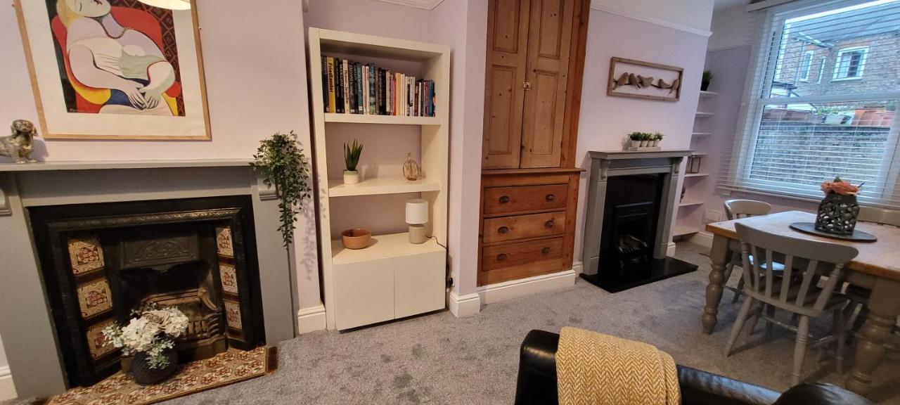 Hartoft St - 2 Bed Near River York Exterior photo