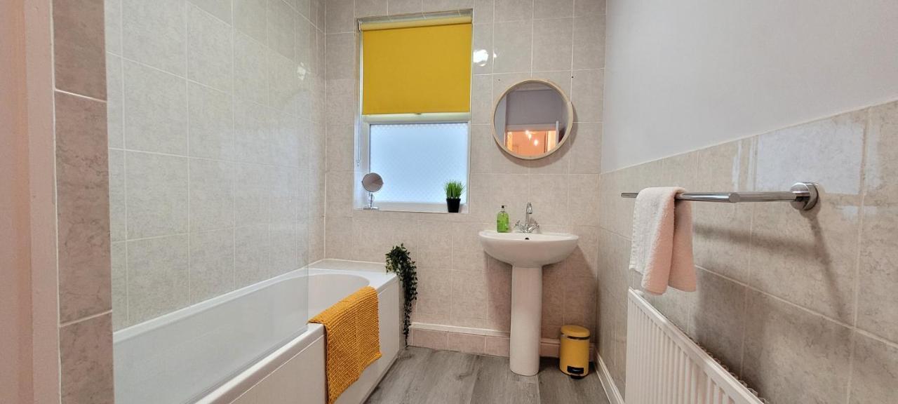 Hartoft St - 2 Bed Near River York Exterior photo