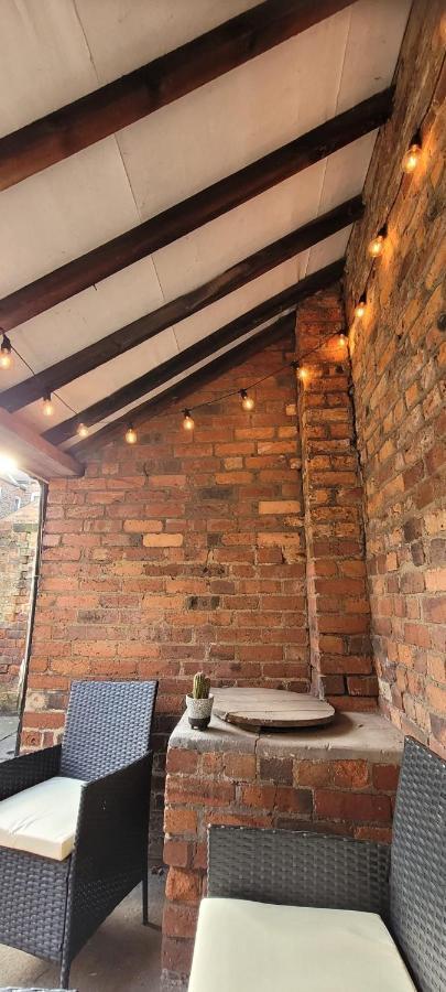 Hartoft St - 2 Bed Near River York Exterior photo