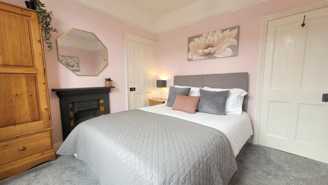 Hartoft St - 2 Bed Near River York Exterior photo