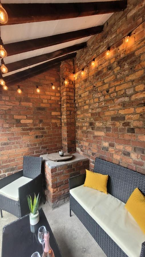 Hartoft St - 2 Bed Near River York Exterior photo