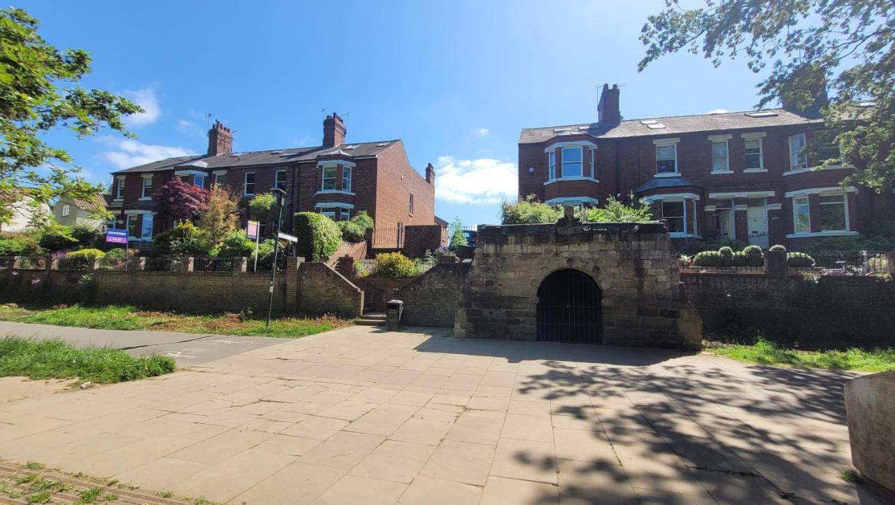 Hartoft St - 2 Bed Near River York Exterior photo