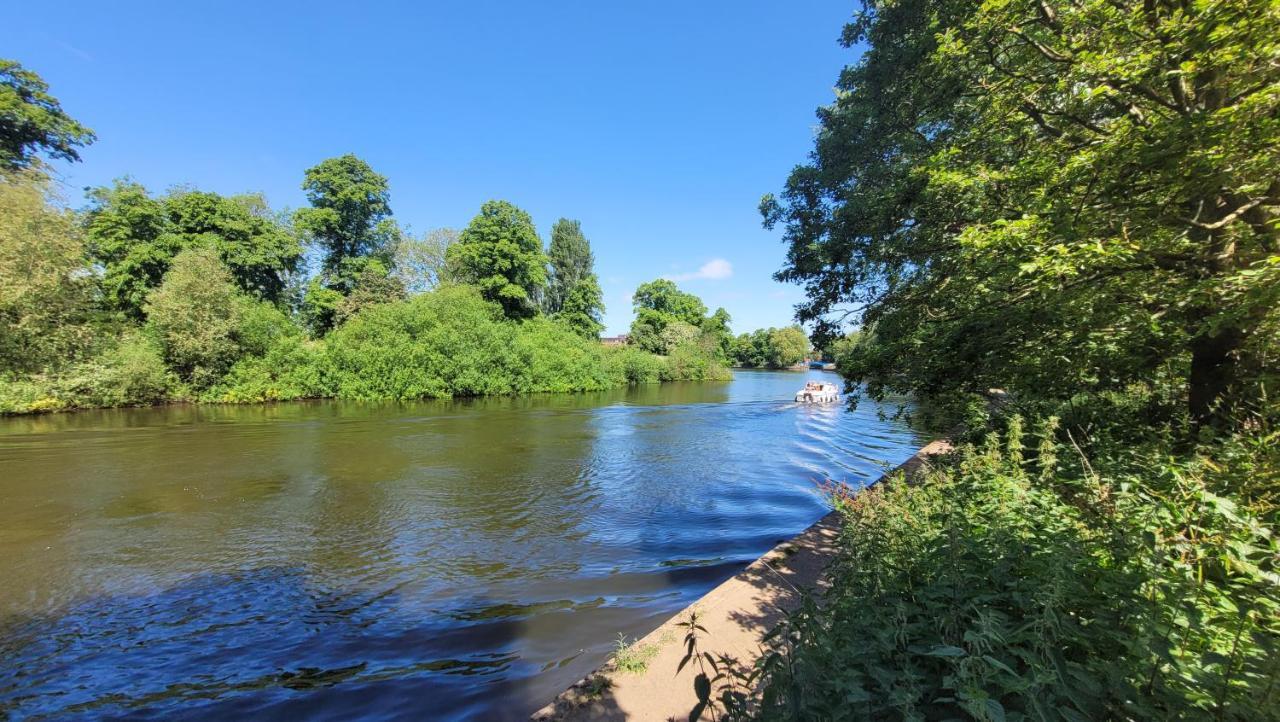 Hartoft St - 2 Bed Near River York Exterior photo